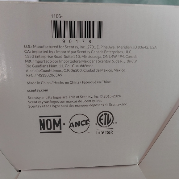 Scentsy Lucky Leprechaun Warmer with Vibrant Design - Picture 4 of 5